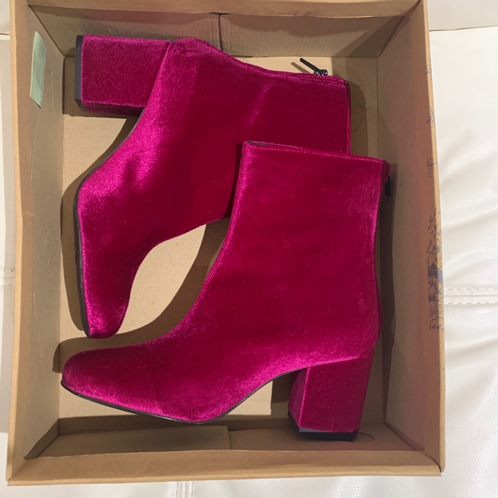 Free people Velvet Cecile Ankle Boot Size 37